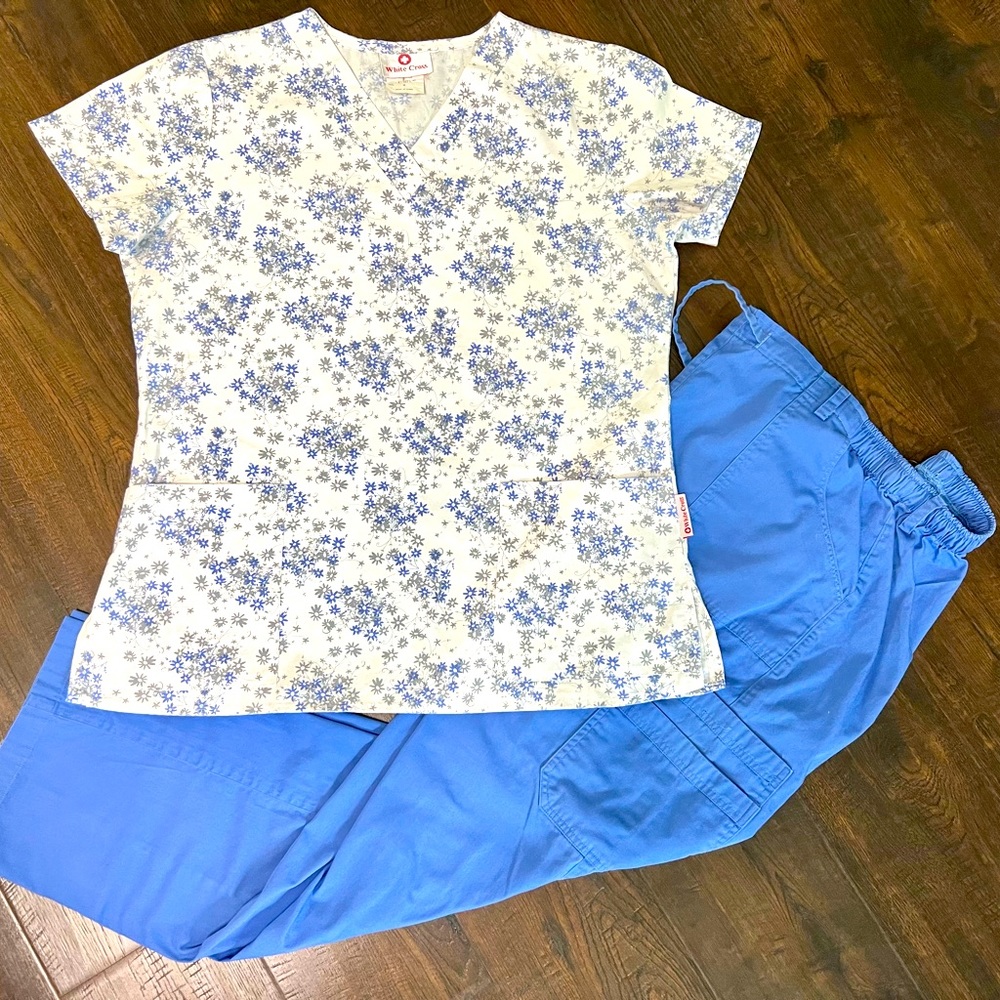 Scrub set in blue and white Very clean almost new